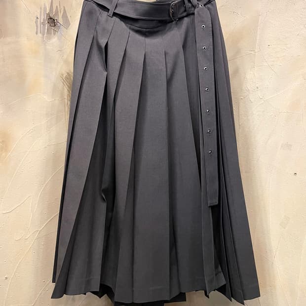 럭키슈에뜨 벨티드 플리츠 롱스커트 55~66