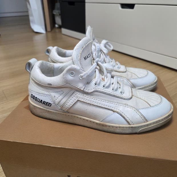 디스퀘어드 스니커즈