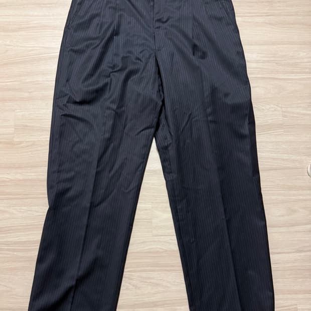 제냐 핀스트라이프 트라우저