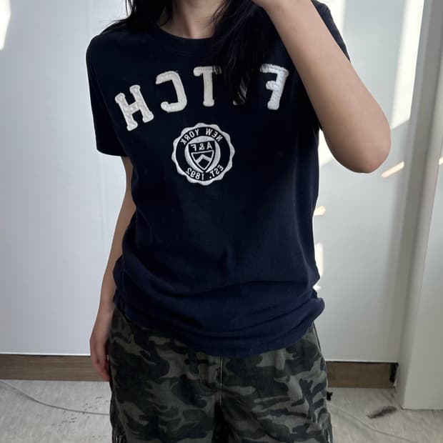 아베크롬비 네이비 반팔 티셔츠
