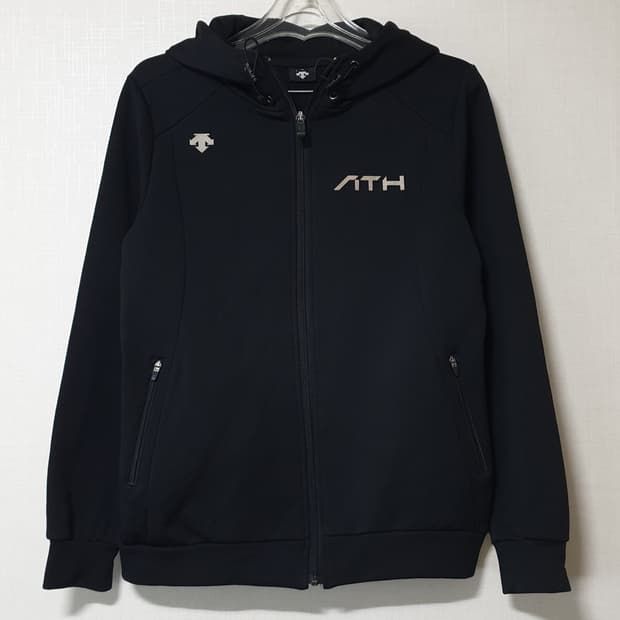 데상트 기모 후드집업 M사이즈 