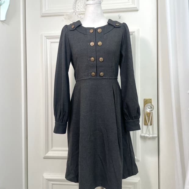 AXES FEMME POETIQUE charcoal button poin