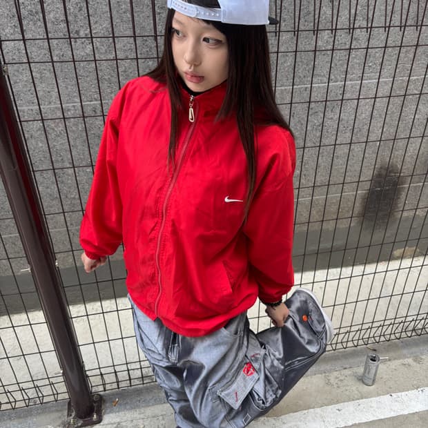 나이키 레드 스우시 바람막이