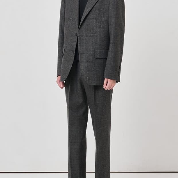 마마가리 테일러드 셋업 46 30 구합니다.