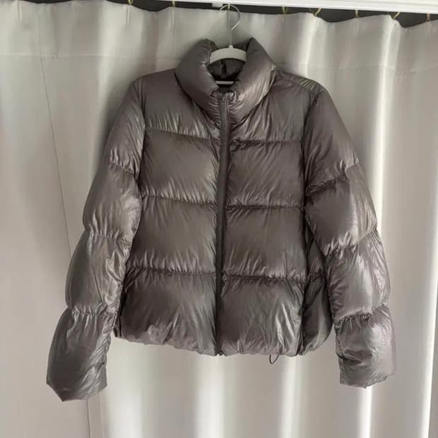 새상품) 유니클로 울트라 라이트 다운 샤이니 푸퍼 패딩 유니클로 패딩