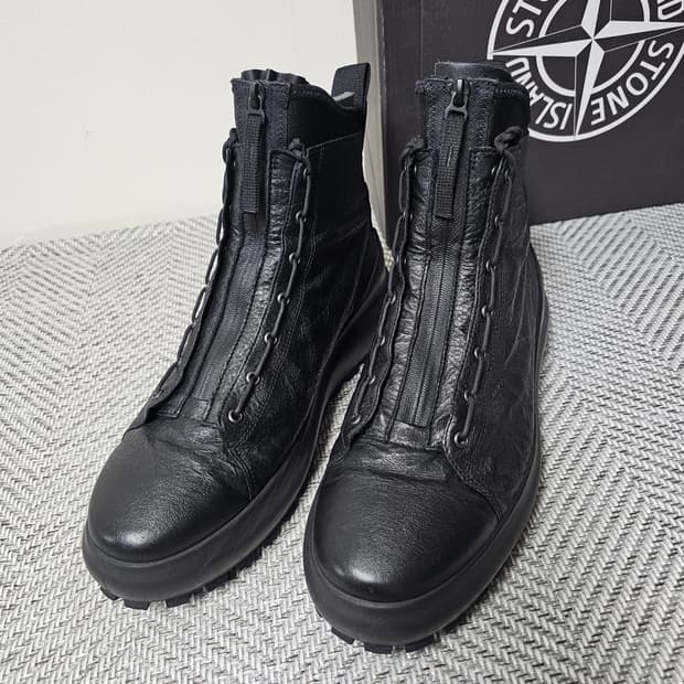 스톤아일랜드 DUAL LACING SYSTEM BOOTS