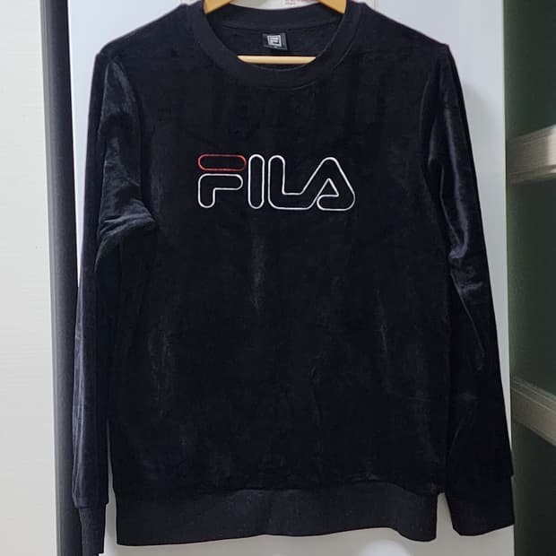 휠라 블랙 벨벳 맨투맨 95