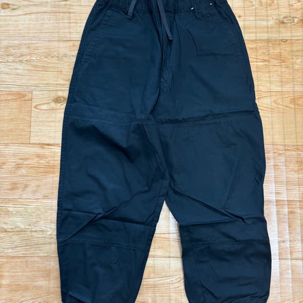 유니클로 U 와이드핏 조거팬츠 팝니다.