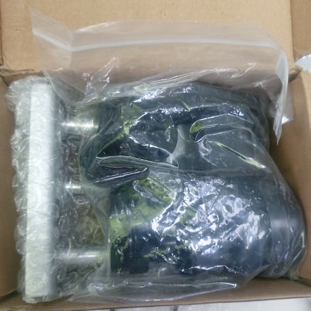 시계 뒷백 닫히는 공구