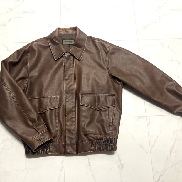 (거의 새것)유니폼브릿지 23fw 비건레더 A-2 자켓 L 100-105