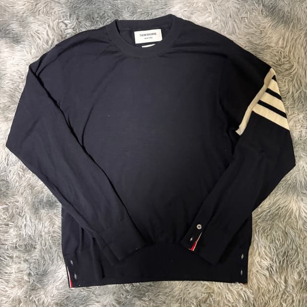 신형 톰브라운 네이비 니트 급처 2사이즈