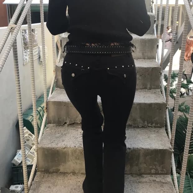 택ㅇ새제품) ootj 스터드 부츠컷 데님 팬츠 블랙 m