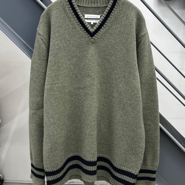 메종 마르지엘라 오버사이즈 V넥 울 니트