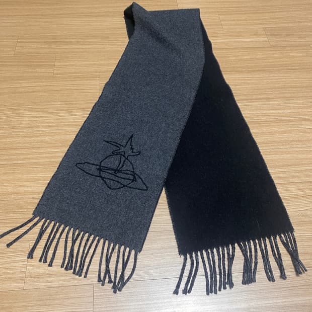 비비안웨스트우드 리버시블 머플러 