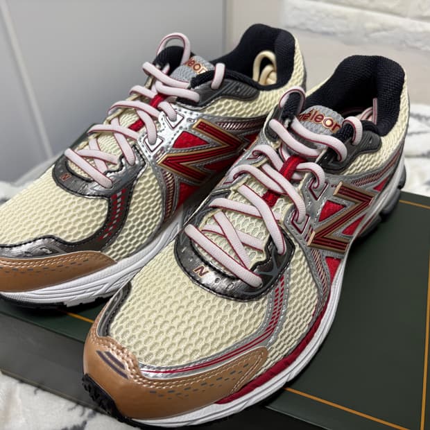 뉴발란스 에메레온도르 860 V2