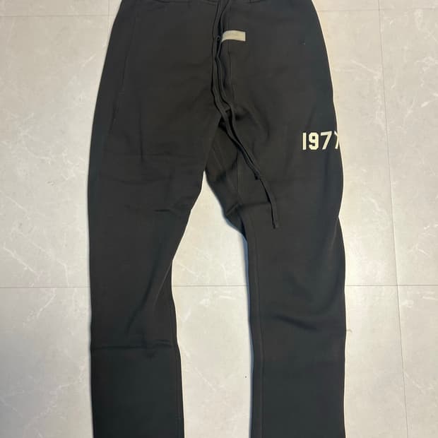 에센셜 아이언 스웻팬츠