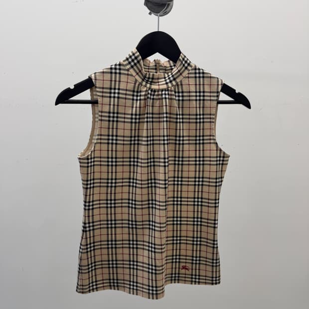 Burberry 버버리 체크 하이넥 슬리브리스 1