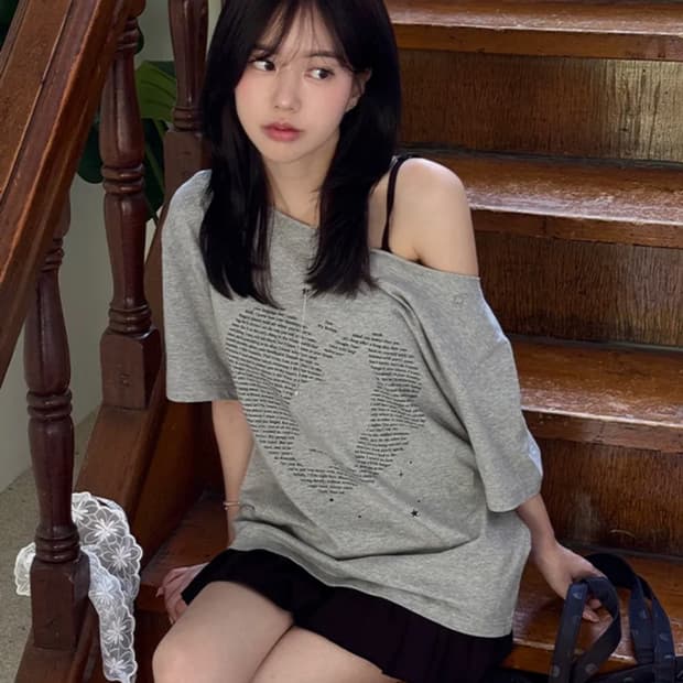 (새상품) 론론 타입 캣 오프숄더 티셔츠 (그레이/블랙)