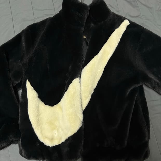 나이키 스우시 퍼자켓