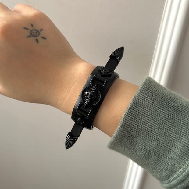 CONCHO BELT BANGLE 콘초 벨트 뱅글