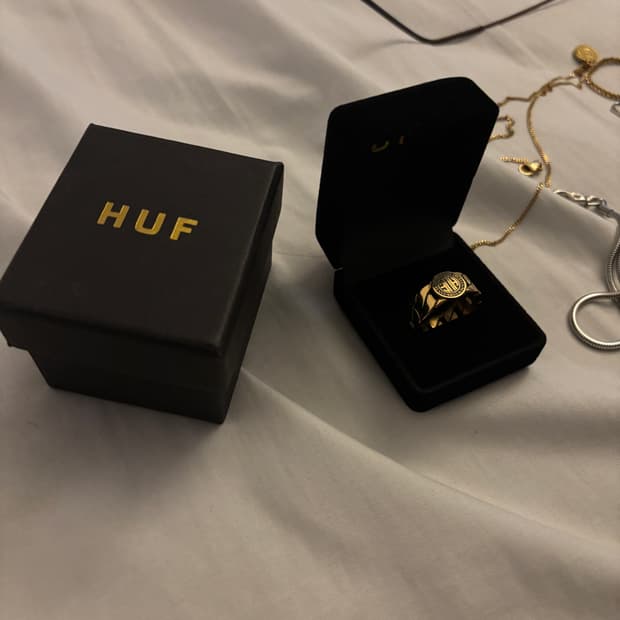Huf 반지