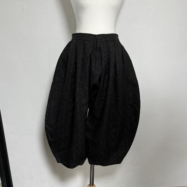 17ss 블랙 꼼데가르송 플라워패턴 벌룬팬츠 xs