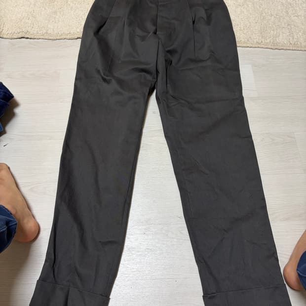 마가렛 호웰 플리츠 코튼 팬츠