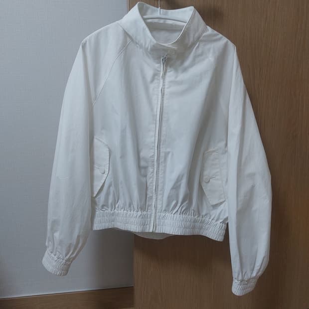 유니클로 코튼 숏 블루종 자켓 화이트