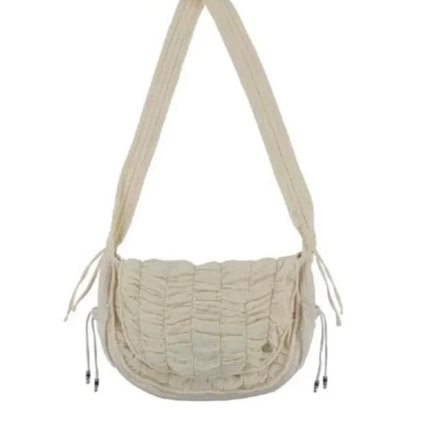 코이세이오 퀼팅 크로스백 아이보리