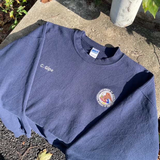 Vintage gildan sweat shirt