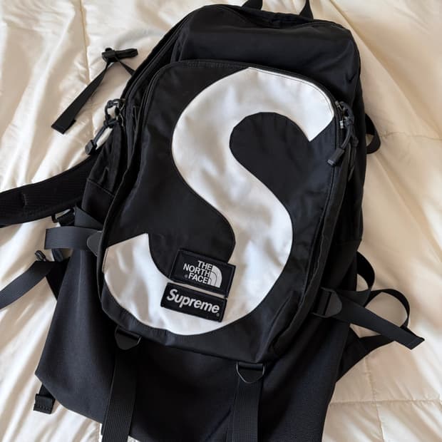 슈프림 x 노스페이스 S로고 익스페디션 백팩 블랙