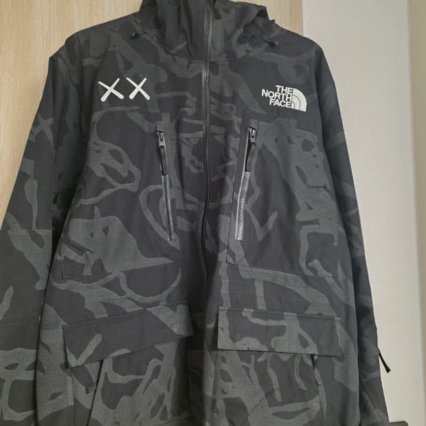 카우스x노스페이스 바람막이