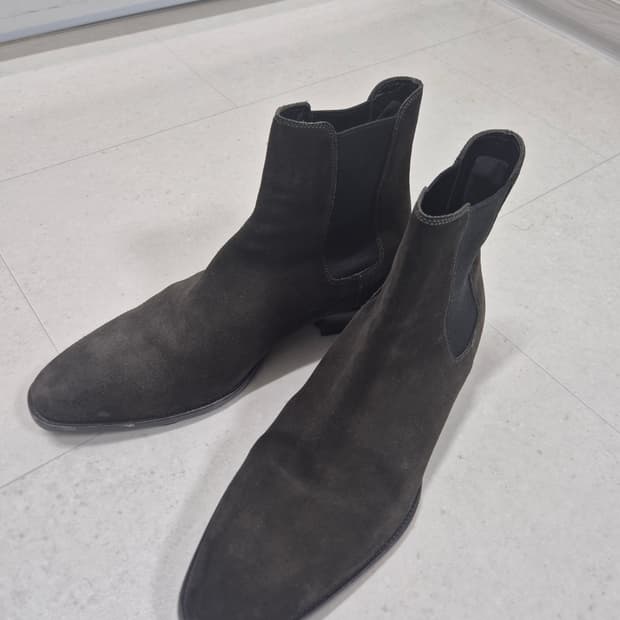 생로랑 와이어트40 스웨이드 첼시부츠 세이블 브라운 41.5