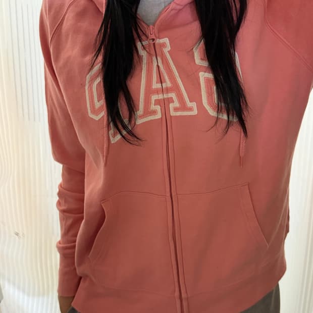 갭 딸기우유 후드집업 m