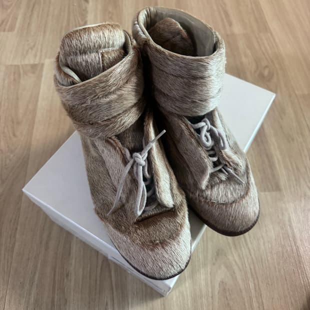 마르지엘라 퓨처 이저스투어 42