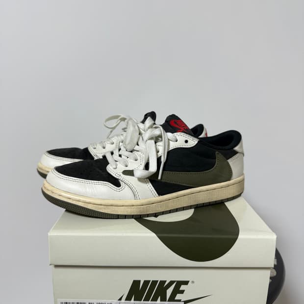 조던1x트래비스캇 레트로 로우 리버스 올리브 그린 235