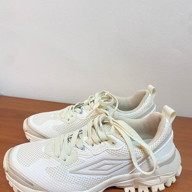 (정품/새상품) 엄브로 운동화 235 아이보리