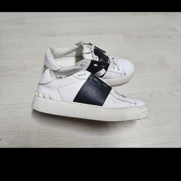 정품 발렌티노 여성스니커즈 225