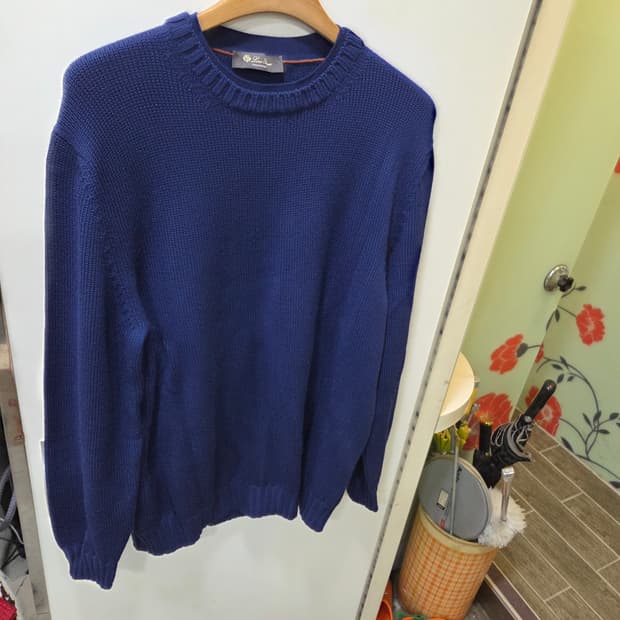 로로피아나 풀오버 니트