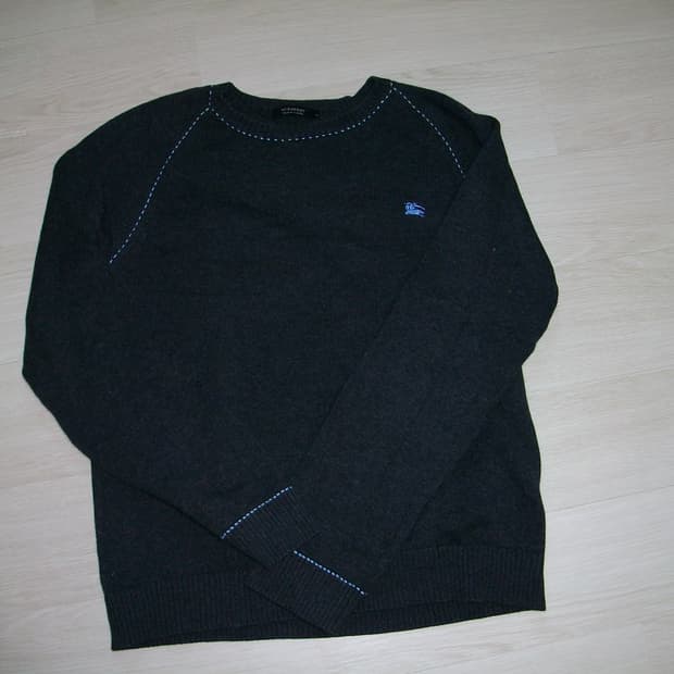 버버리 블랙라벨 스티치 니트