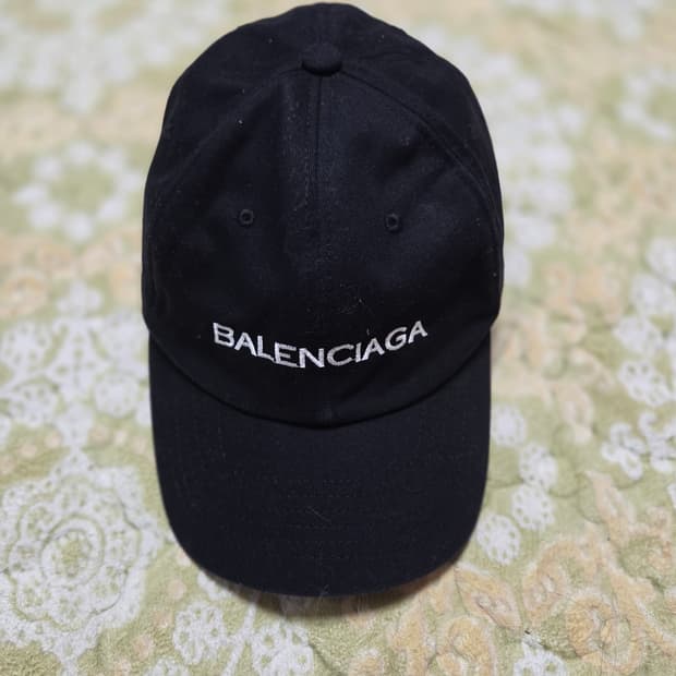 발렌시아가 블랙 볼캡 모자
