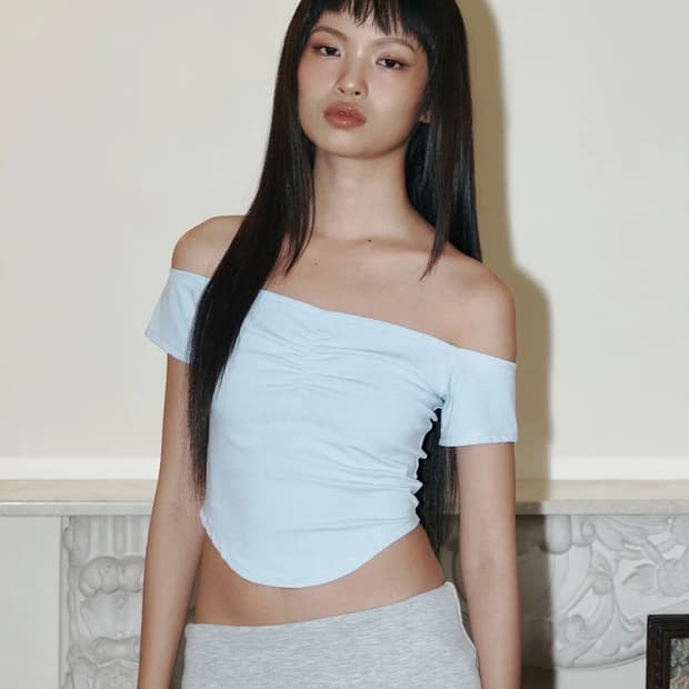 플노팔 Abel Shirring Off-shoulder Top 