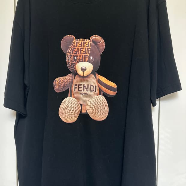 펜디 FF 로마 테디베어 블랙 반팔티
