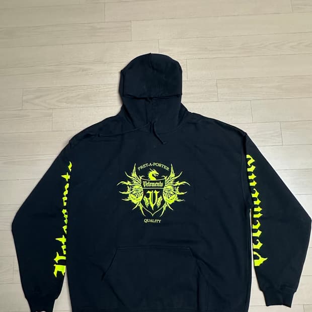 베트멍 블랙 네온 프레타포르테 후드 L