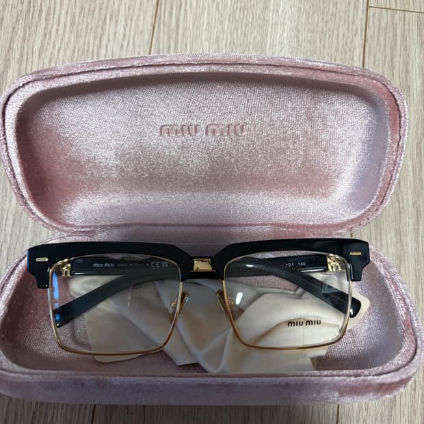 미우미우 스퀘어 안경