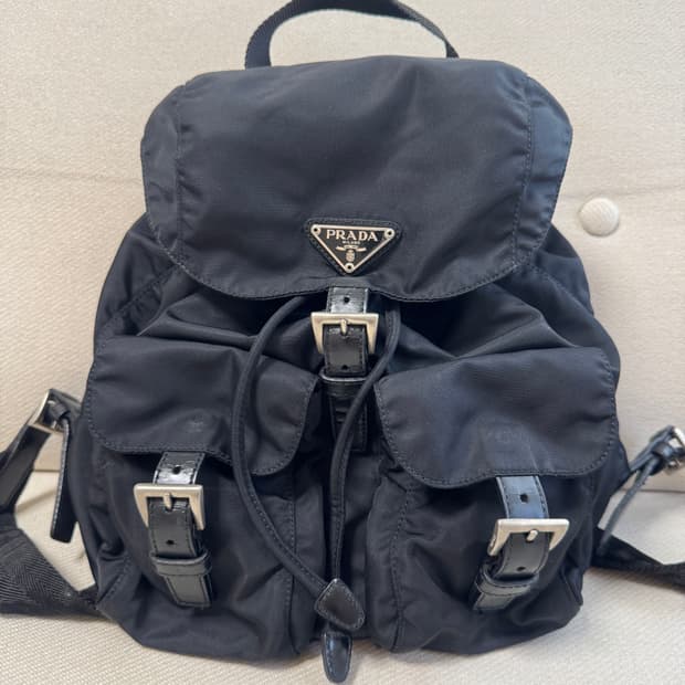 프라다 벨라 백팩 스몰