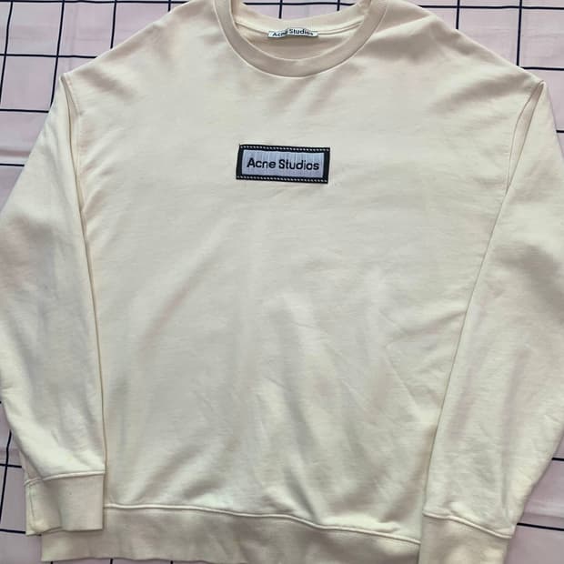 아크네 스튜디오 아이보리 맨투맨(정품)