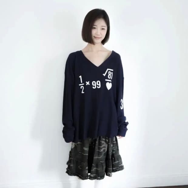 인앤양인하모니 브이넥 니트 