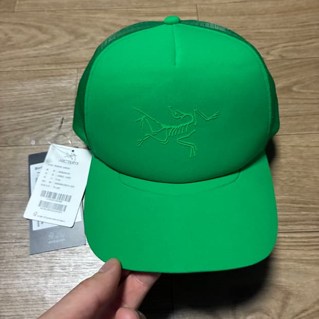 아크테릭스 버드 트러커 커브 메쉬캡