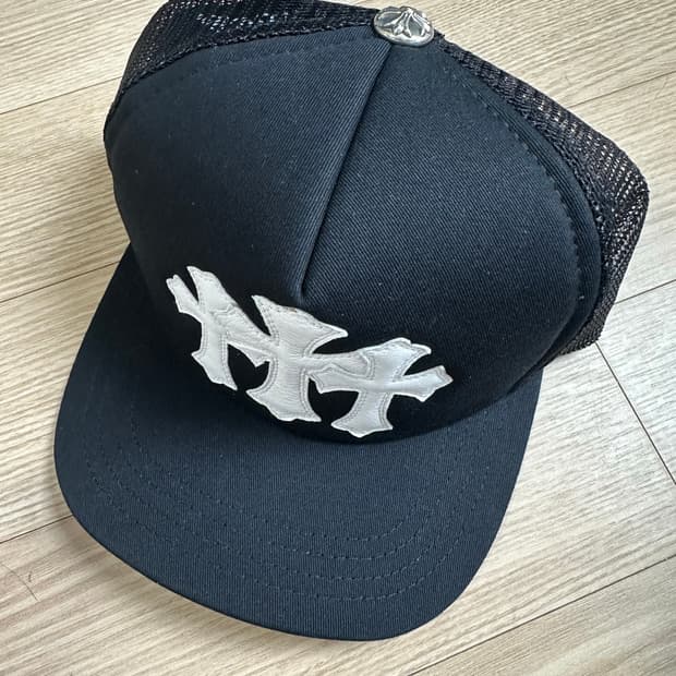 크롬하츠 세메터리 트러커햇 블랙 새상품 